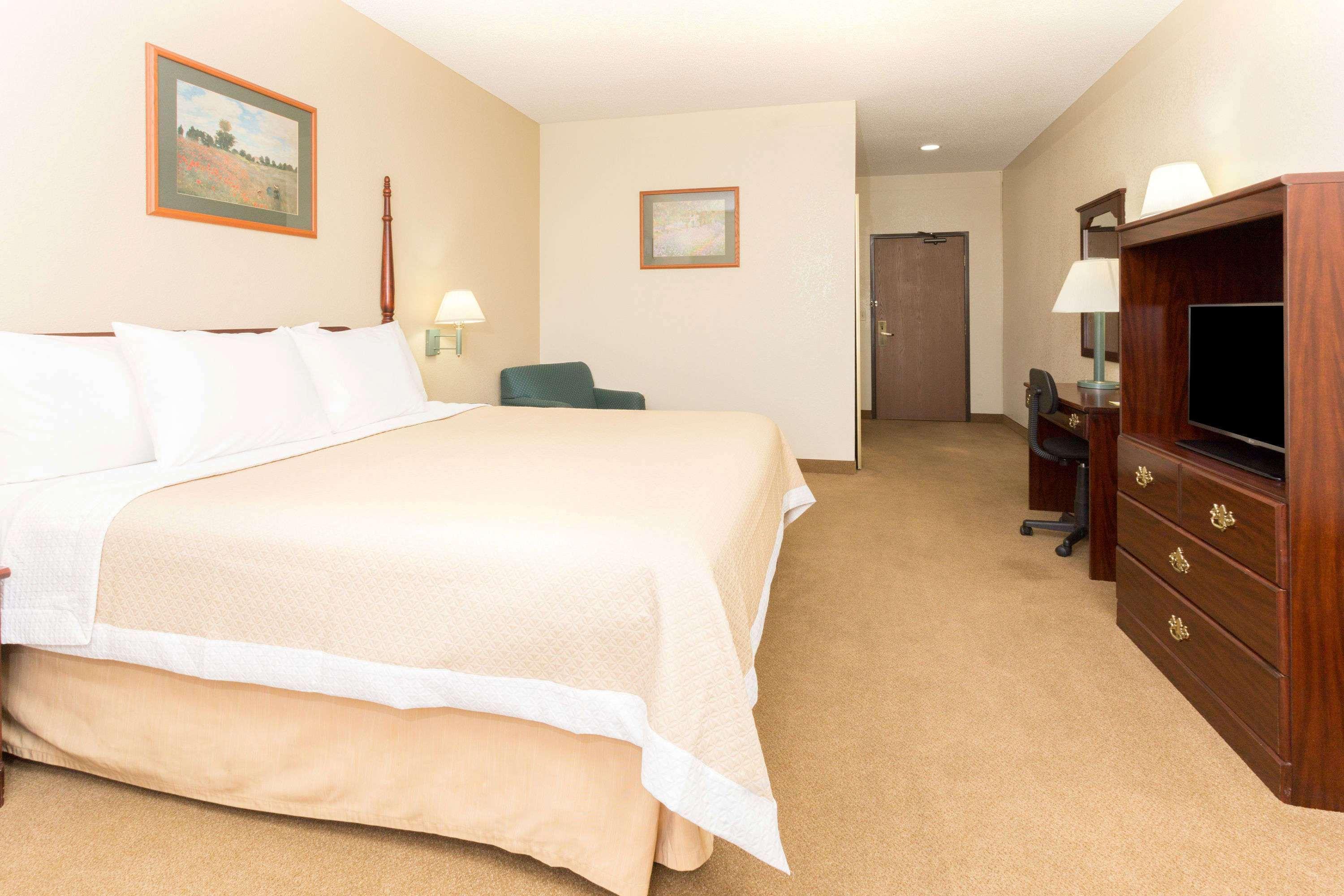 Days Inn By Wyndham Colorado Springs Airport Екстериор снимка