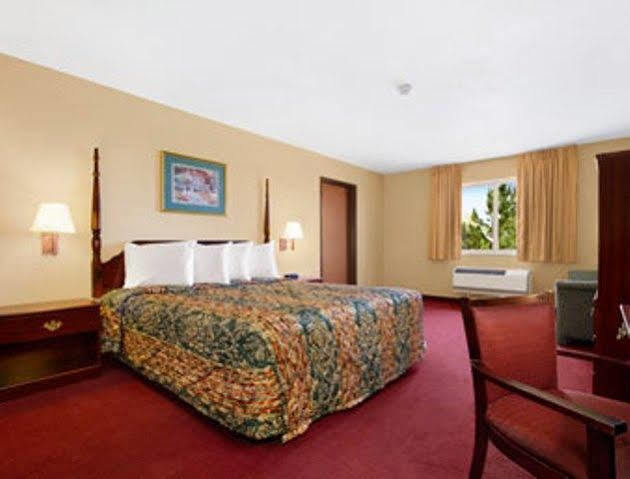 Days Inn By Wyndham Colorado Springs Airport Екстериор снимка